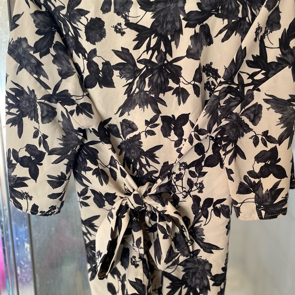 Black and White Floral Blouse with tie in back - Picture 2 of 3